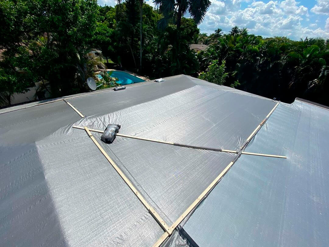 The best roof tarp service in Fort Lauderdale